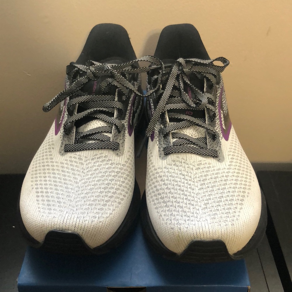 Brooks launch 10 GTS